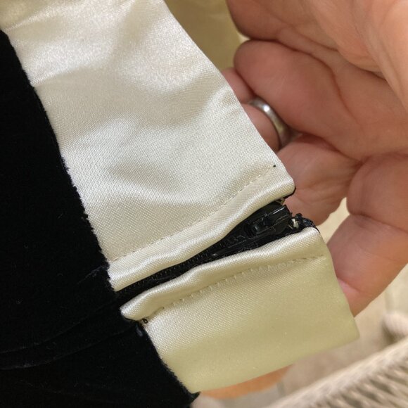 Saks Fifth Ave Velvet Dress & Jacket Vintage Size 8 Occasion Party  Gown 60s - Picture 4 of 14